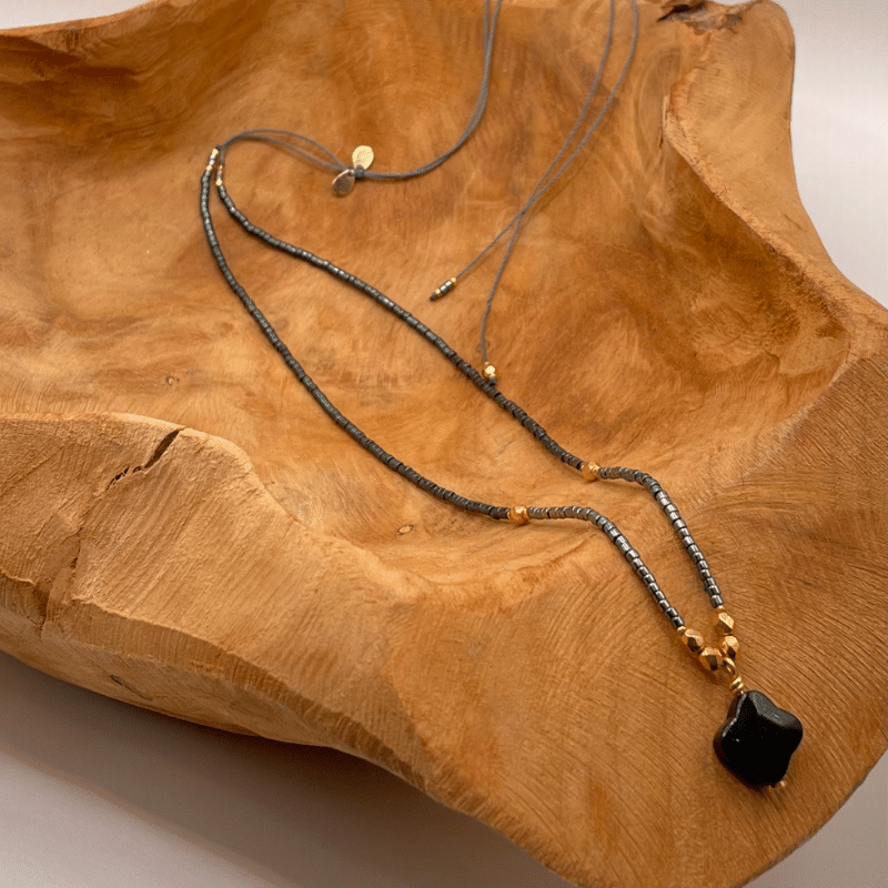 Brest - Collier trèfle en agate noire, perles plaquées or et miyuki