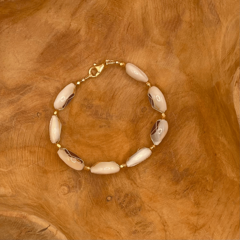 Sète - Cowrie shell and gold field bracelet
